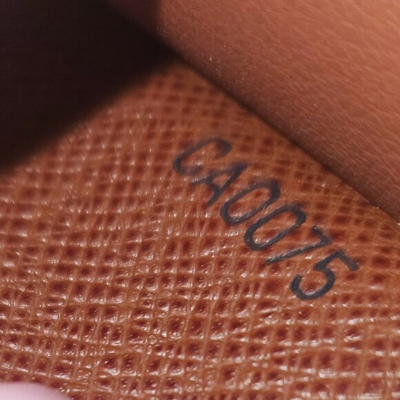 Louis Vuitton Koala Bifold Wallet - Picture 2 of 5